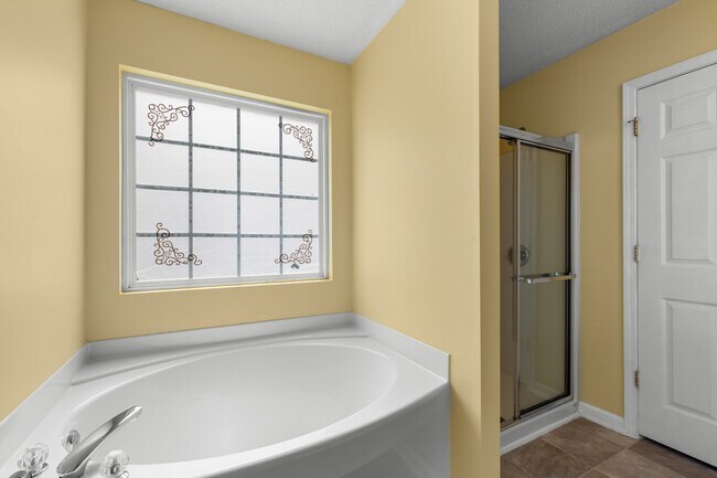 Building Photo - 100 Henson Pl