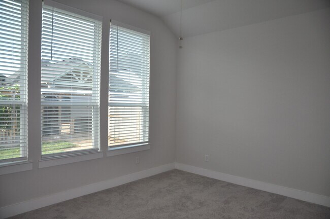 Building Photo - 31822 Grand Orch Ln