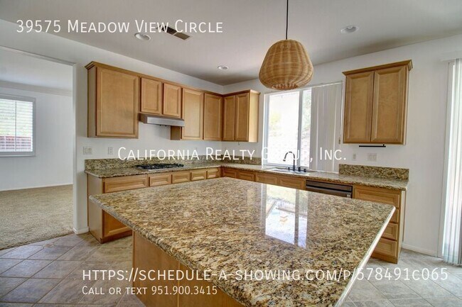 Building Photo - 39575 Meadow View Cir