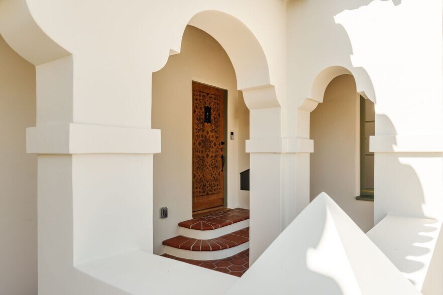 Building Photo - 1739 S Ogden Dr