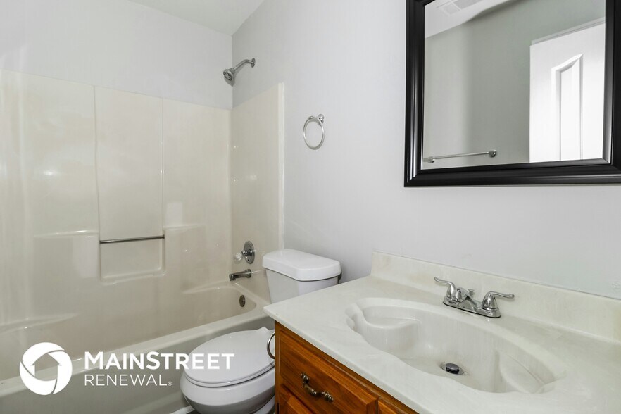 Building Photo - 7013 Juanita Cir S