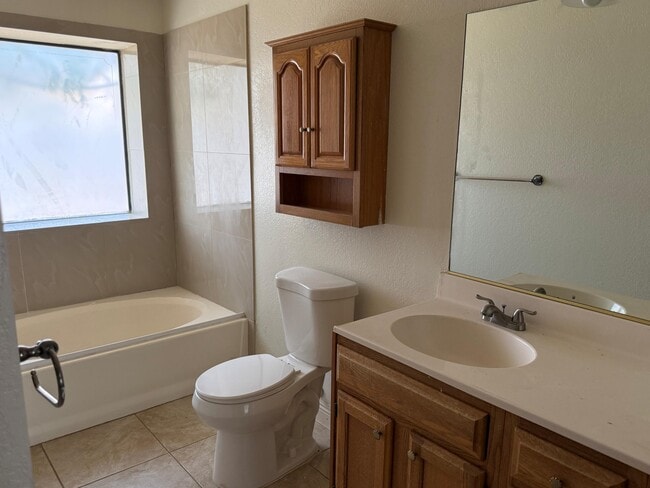 Building Photo - 51580 Avenida Villa
