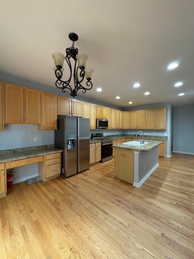 Building Photo - 23405 Rockdale Pl