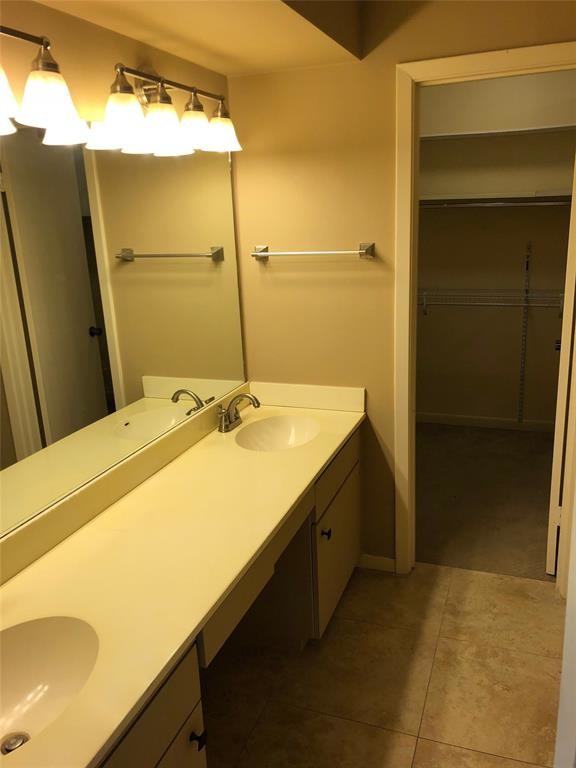 Building Photo - 7655 S Braeswood Blvd