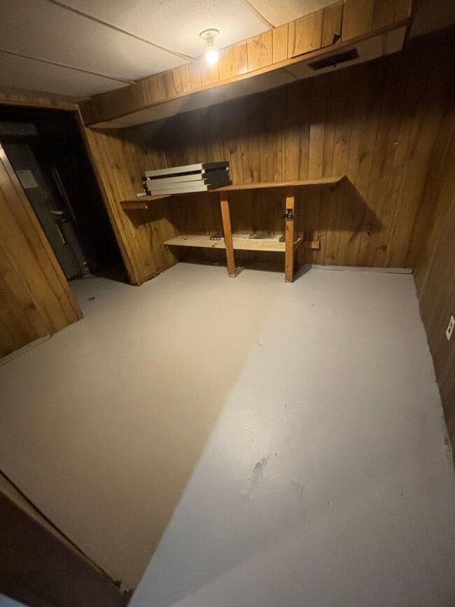 Building Photo - For Rent – 3 Bedroom, 1.5 Bathroom Home in...