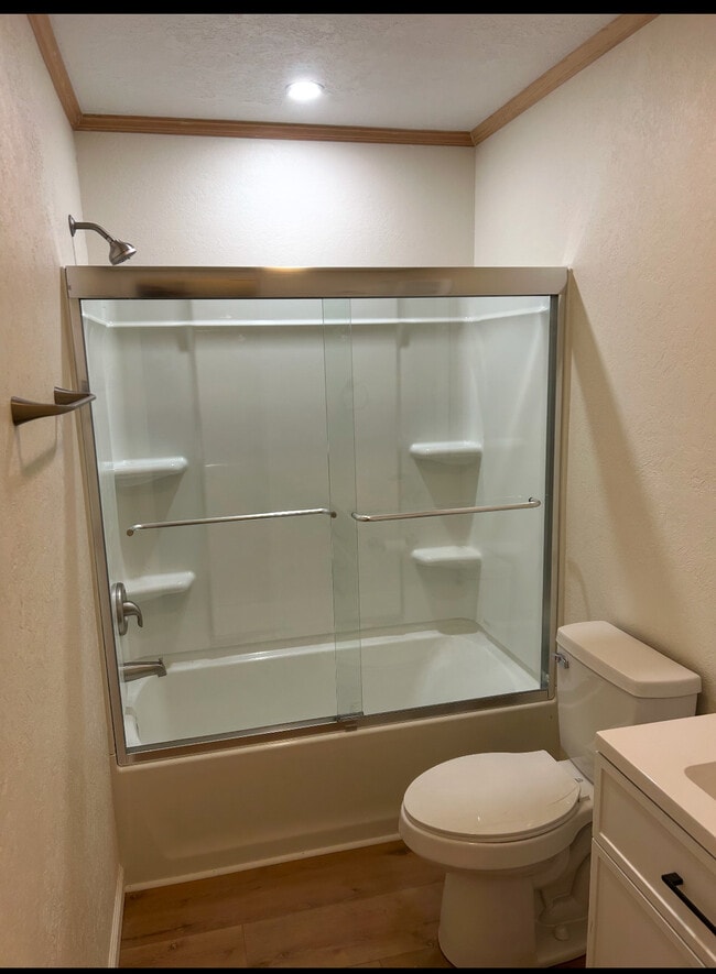 Building Photo - 416 Bilbo St