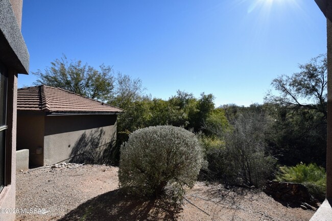 Building Photo - 5855 N Kolb Rd