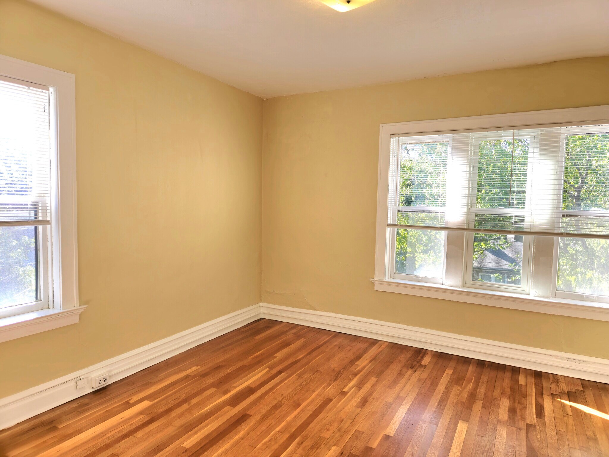 Building Photo - 7046 Forsyth Blvd