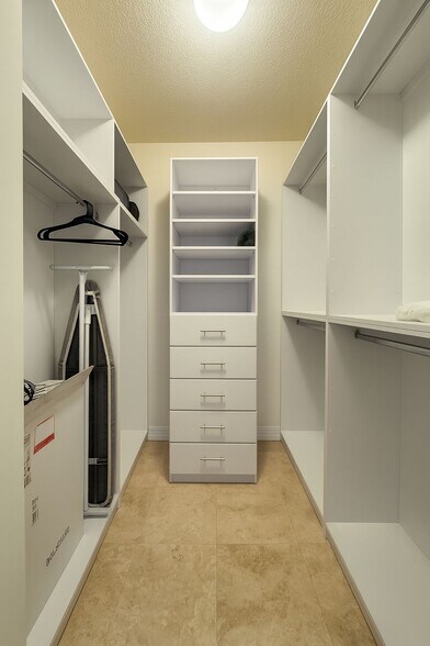 Building Photo - 41 SE 5th St