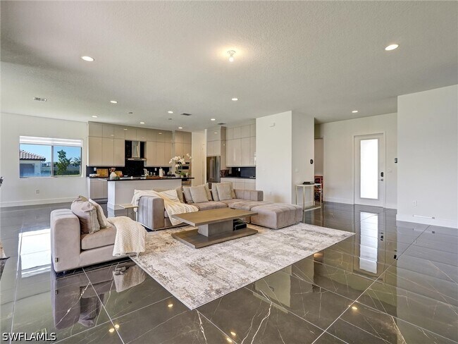 Building Photo - 5126 Panella Ave