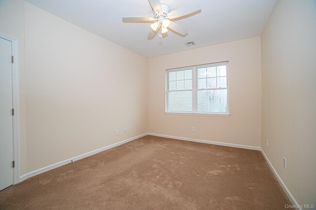 Building Photo - 6 Sophia Ct