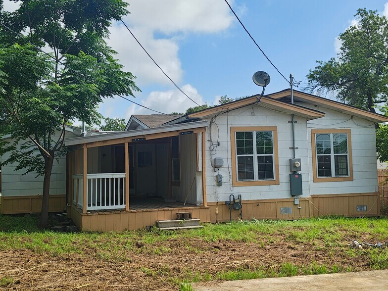 Building Photo - 722 Pennystone Ave