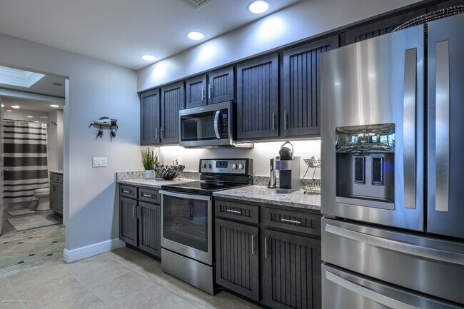 Building Photo - TURNKEY FURNISHED EXECUTIVE RENTAL IN BURN...