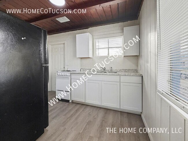 Building Photo - 4124 S 9th Ave