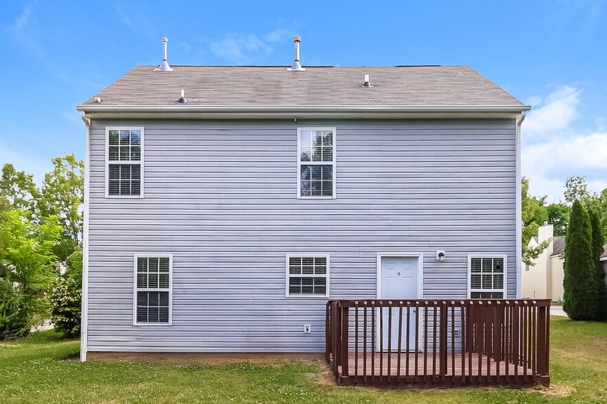 Building Photo - 7823 Montbrook Dr