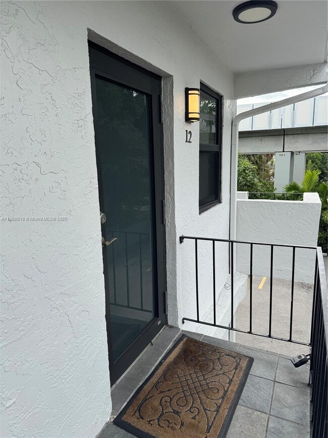 Building Photo - 3011 SW 1st Ave