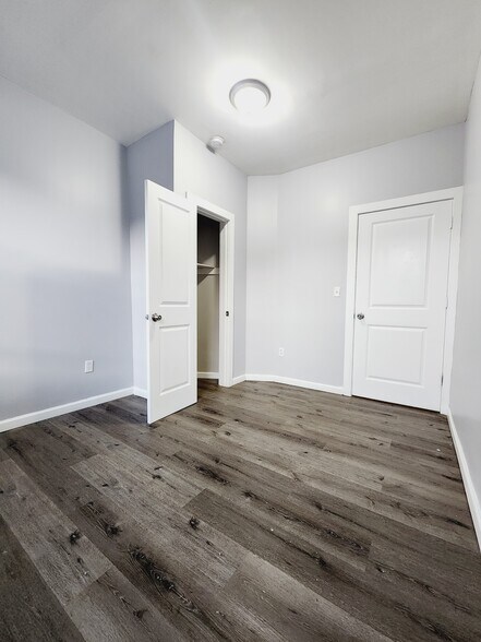 122 Wade St 3 - 126 Wade St