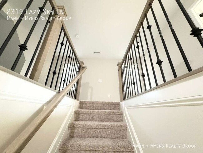 Building Photo - 8319 Lazy Sky Ln