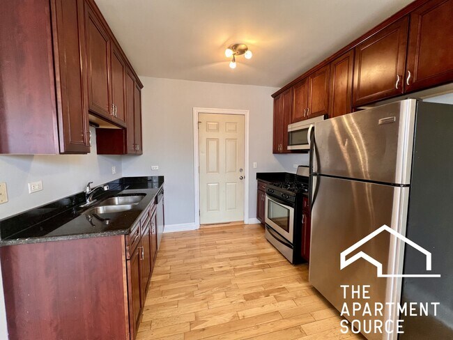 Building Photo - 2900 N Kolmar Ave