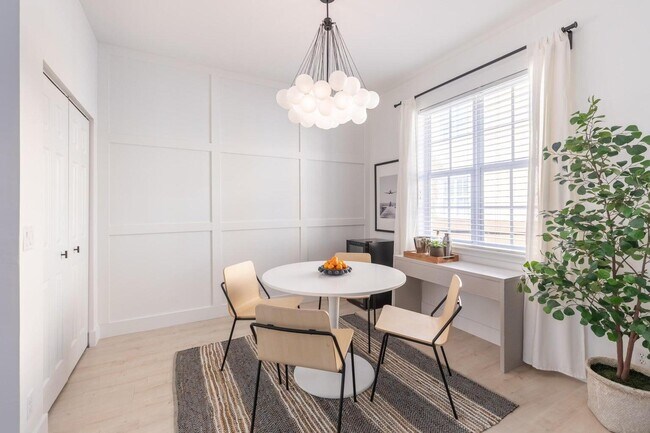 Building Photo - 72 SE 6th Ave