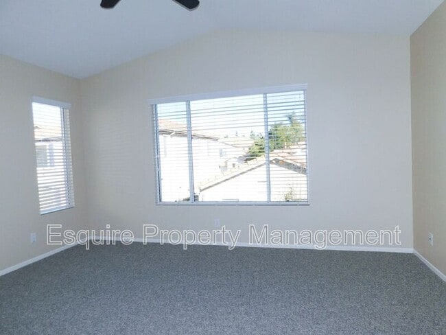 Building Photo - 435 Paseo Del Valle