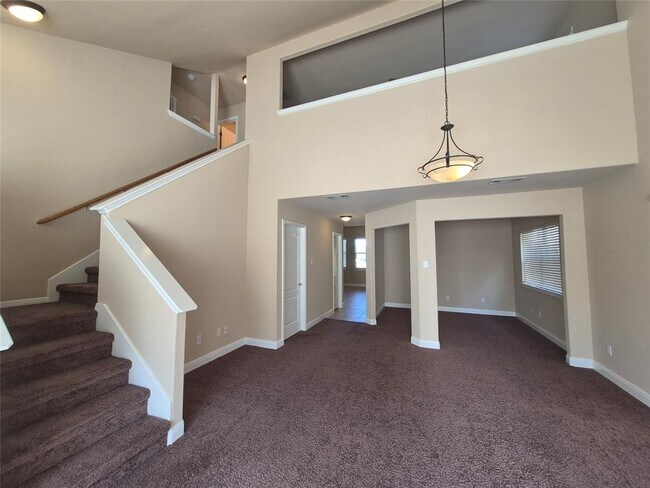 Building Photo - 8800 Hazelhurst Dr