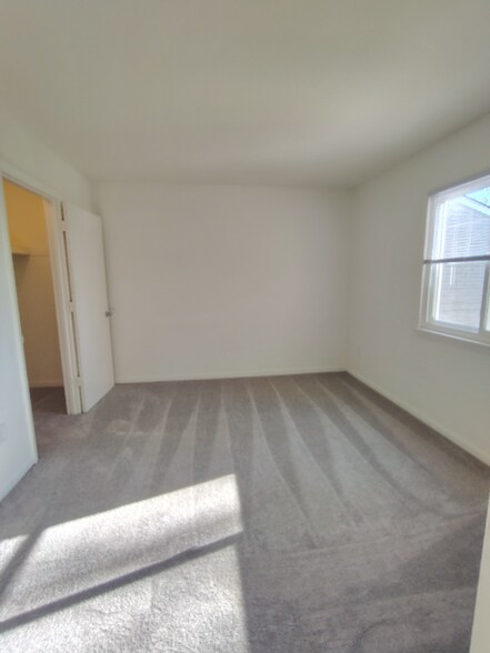 Building Photo - 600 Reusens Rd