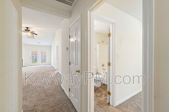 Building Photo - 3060 Abba Dr