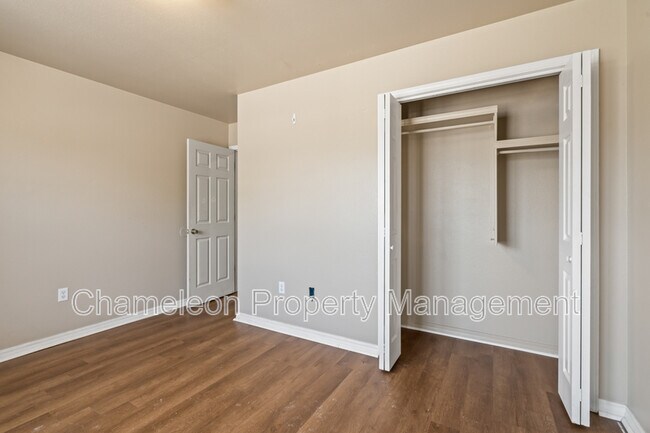 Building Photo - 2910 Dawn Ct