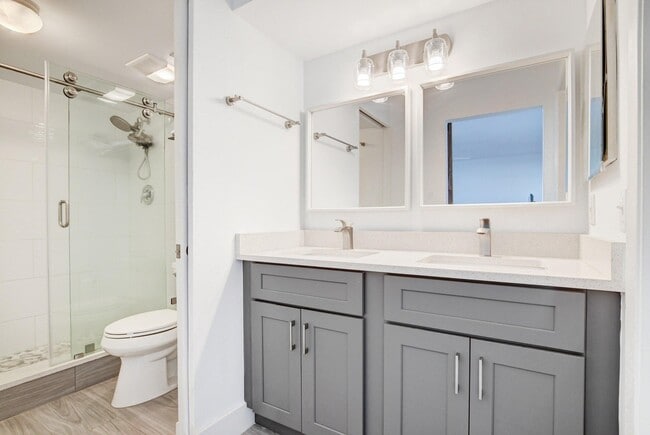 Building Photo - 1915 Lavers Cir