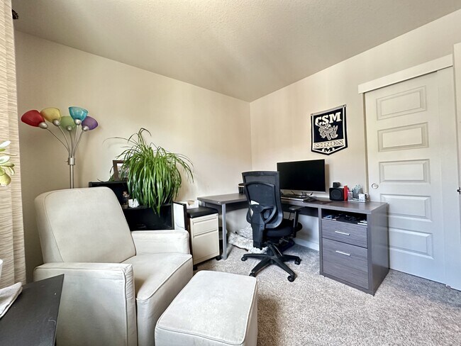 Building Photo - 11235 Colony Row