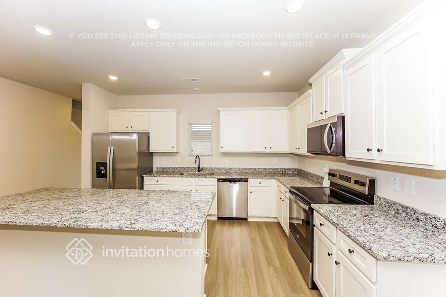 Building Photo - 3465 Bear Den Dr