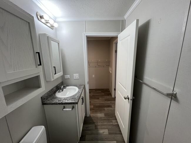 Building Photo - 38058 Pardo Dr