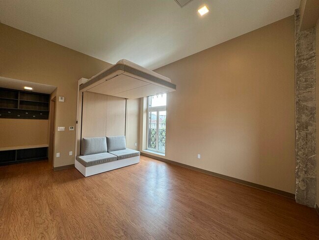 Building Photo - 83 Hanover St