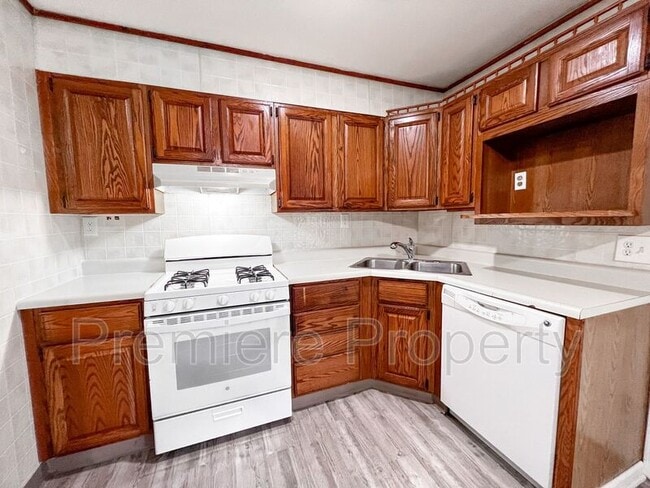 Building Photo - 7801 Ruskin Way