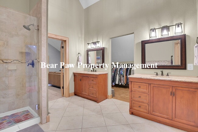 Building Photo - Spacious 4-Bedroom Retreat in Scenic Conif...