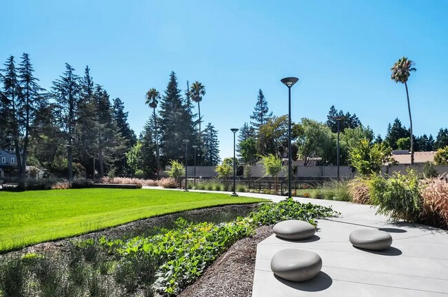 Building Photo - 401 Willow Ave