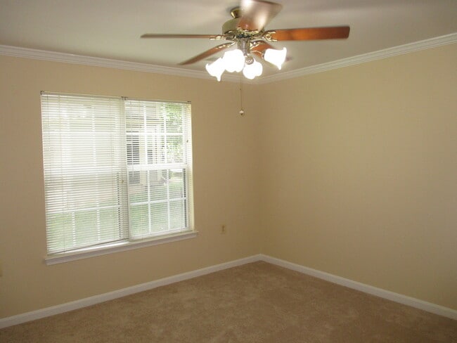 Building Photo - Gorgeous 2 Bedroom Condo in Timberbrook!