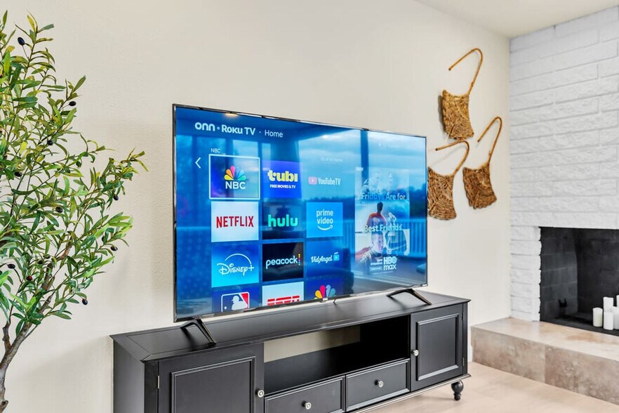 Building Photo - 4853 Twain Ave