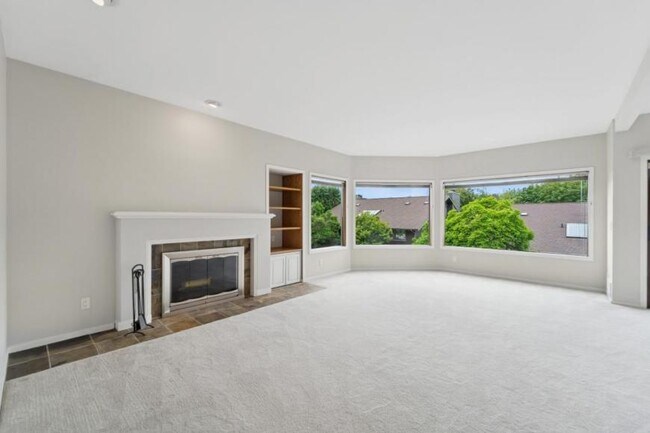Building Photo - 2 bedroom in Seattle WA 98109