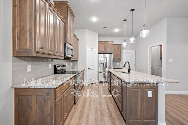 Building Photo - 1636 Town Creek Cir