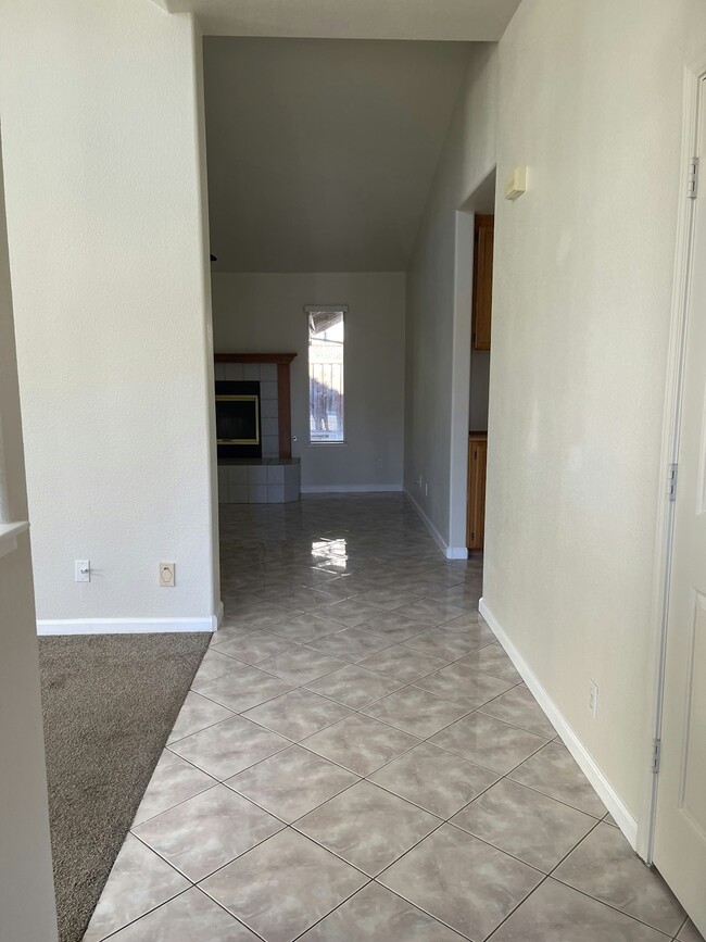 Building Photo - 1580 Rehrmann Dr