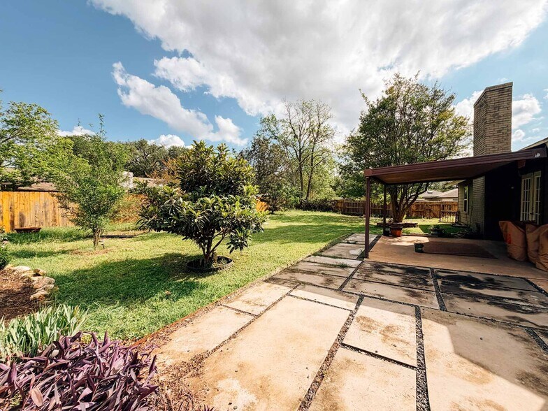 Building Photo - 5807 Burnhill Dr