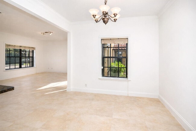 Building Photo - 1524 SE 12th St