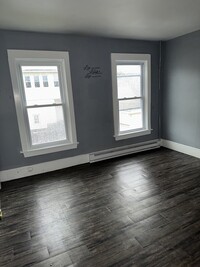 Building Photo - 33 Lincoln St