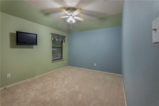 Building Photo - 114 Inman Dr