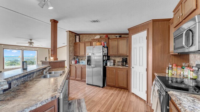 Building Photo - 3527 N U.S. Hwy 281