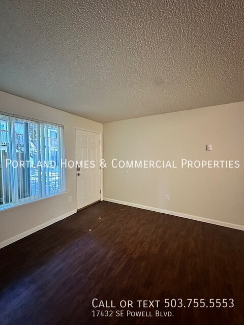 Building Photo - 17432 SE Powell Blvd