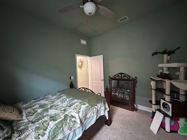 Building Photo - Elegant 3/2 in Oakmont