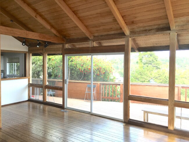 Building Photo - 2381 Paradise Dr